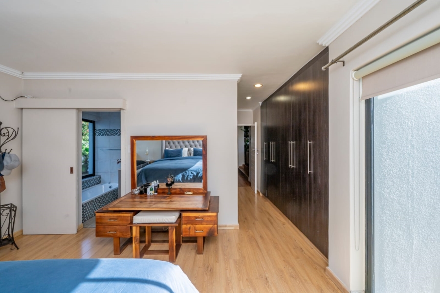 5 Bedroom Property for Sale in Eversdal Western Cape